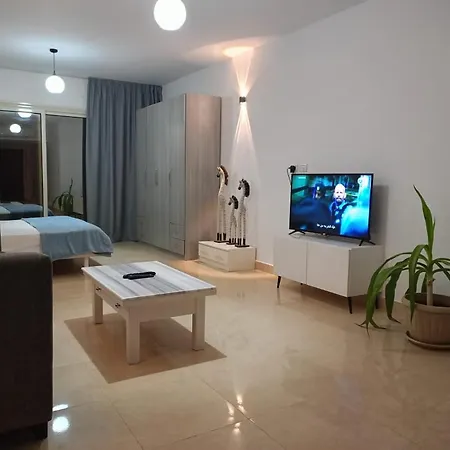 Hambra Avenue Apartment